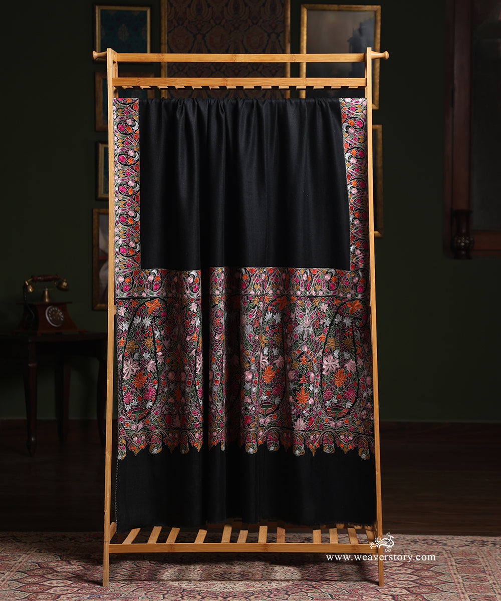 Black_Pure_Pashmina_Shawl_With_Paper_Mache_Jamawar_Palla_WeaverStory_02