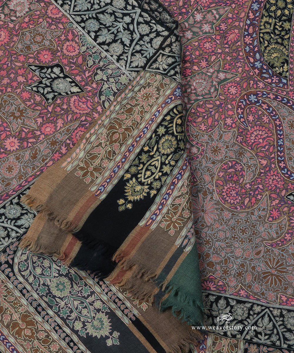 Black_Handwoven_Unisex_Pure_Pashmina_Shawl_With_Kalamkari_And_Soznikari_WeaverStory_04