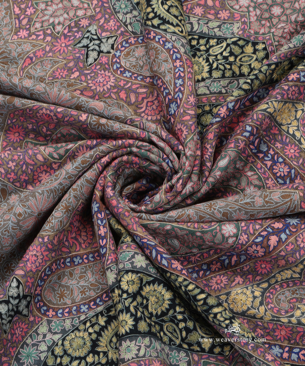 Black_Handwoven_Unisex_Pure_Pashmina_Shawl_With_Kalamkari_And_Soznikari_WeaverStory_05