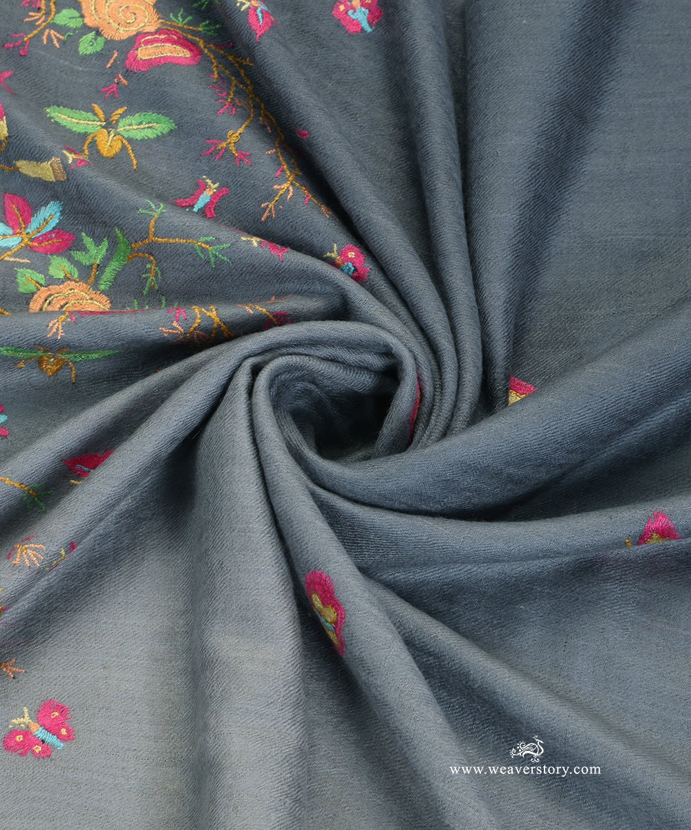 Grey_Pure_Pashmina_Stole_With_Paper_Mache_Motifs_WeaverStory_06