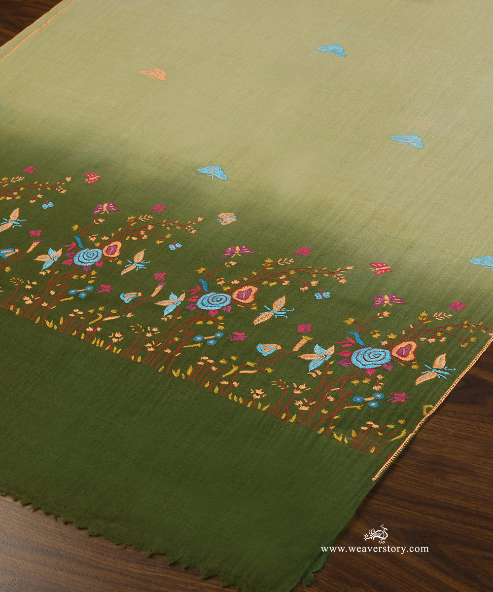 Green_Ombre_Dyed_Pure_Pashmina_Stole_With_Paper_Mache_Motifs_WeaverStory_04