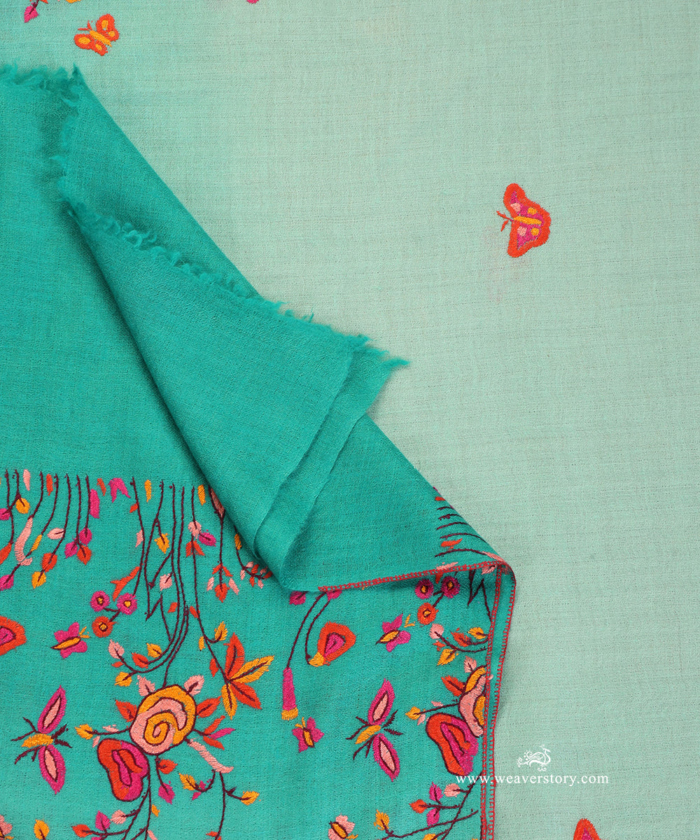 Blue_Ombre_Dyed_Pure_Pashmina_Stole_With_Paper_Mache_Floral_Motifs_WeaverStory_05