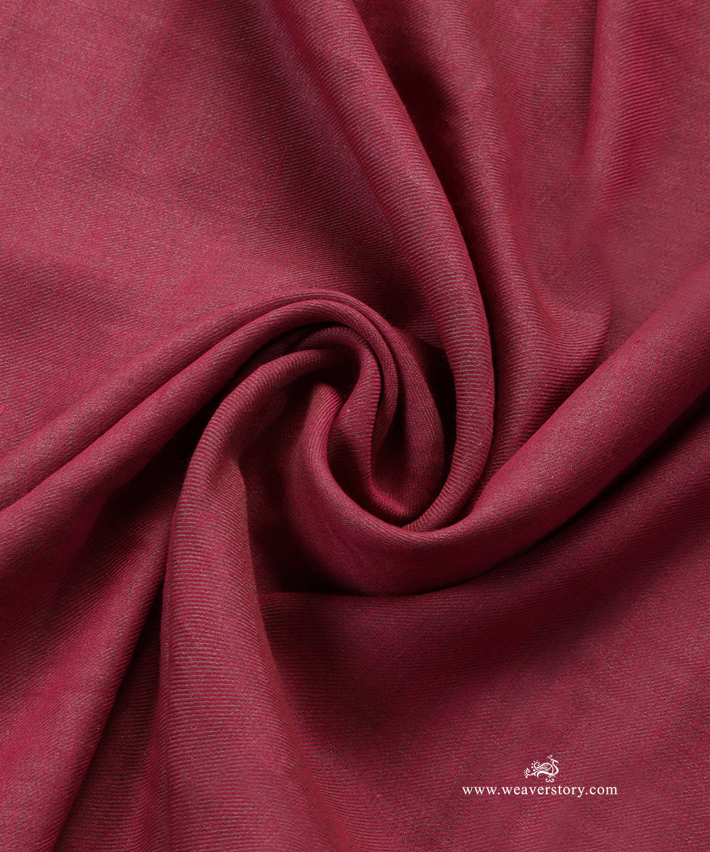 Maroon_And_Golden_Pure_Pashmina_Shawl_With_Double_Shade_Zari_WeaverStory_06