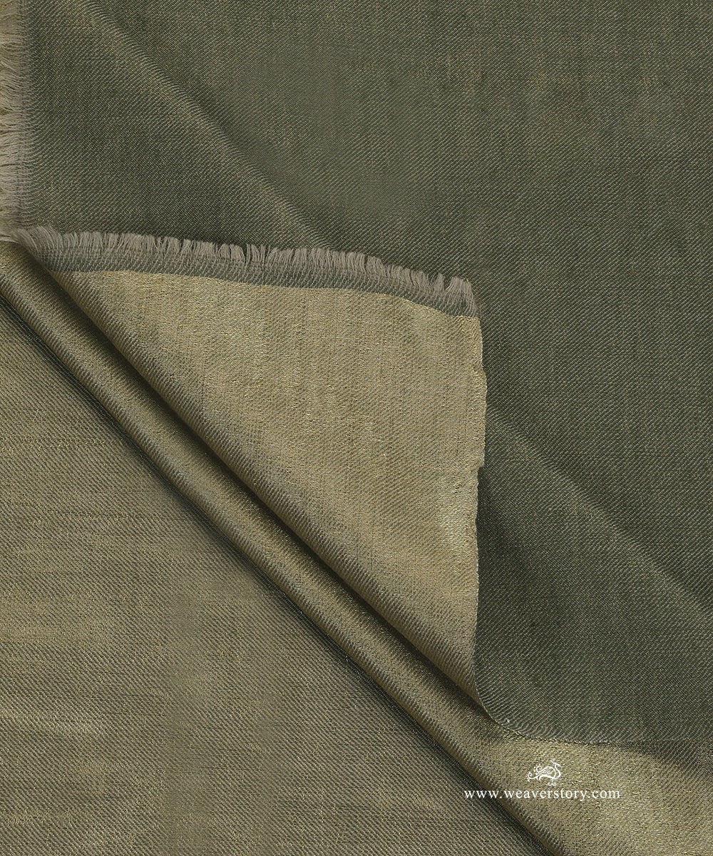 Grey_Zari_Handwoven_Double_Shade_Pure_Pashmina_Stole_WeaverStory_05