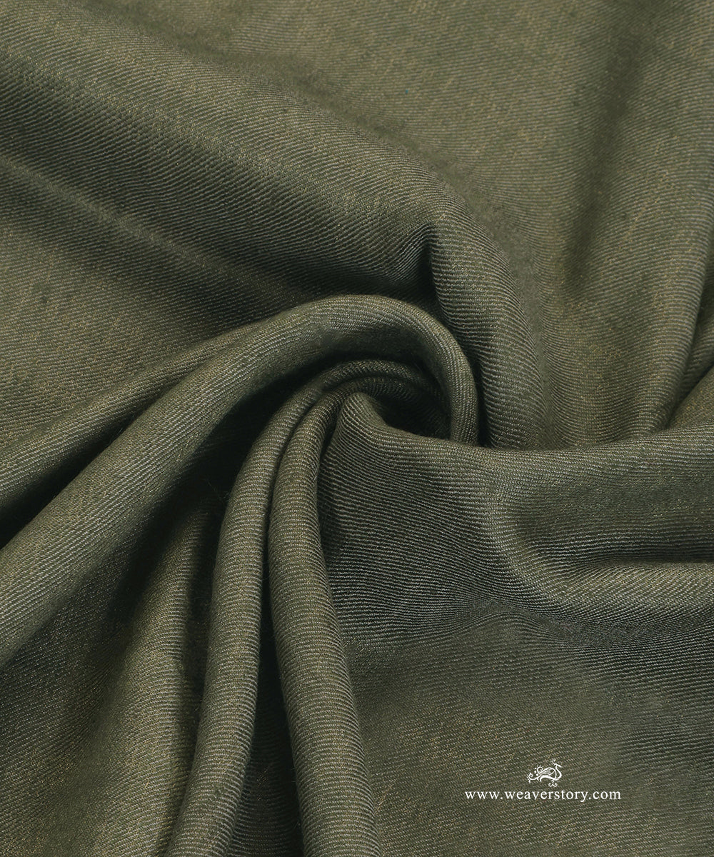 Grey_Zari_Handwoven_Double_Shade_Pure_Pashmina_Stole_WeaverStory_06