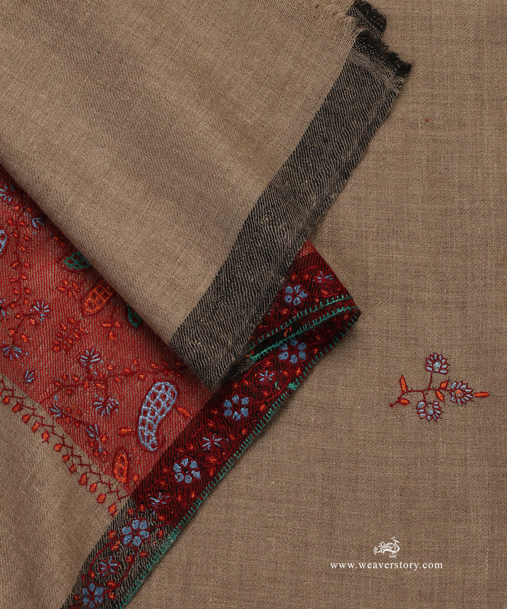 Brown_Handwoven_Paper_Mache_Pure_Pashmina_Stole_With_Contrast_Palla_WeaverStory_04