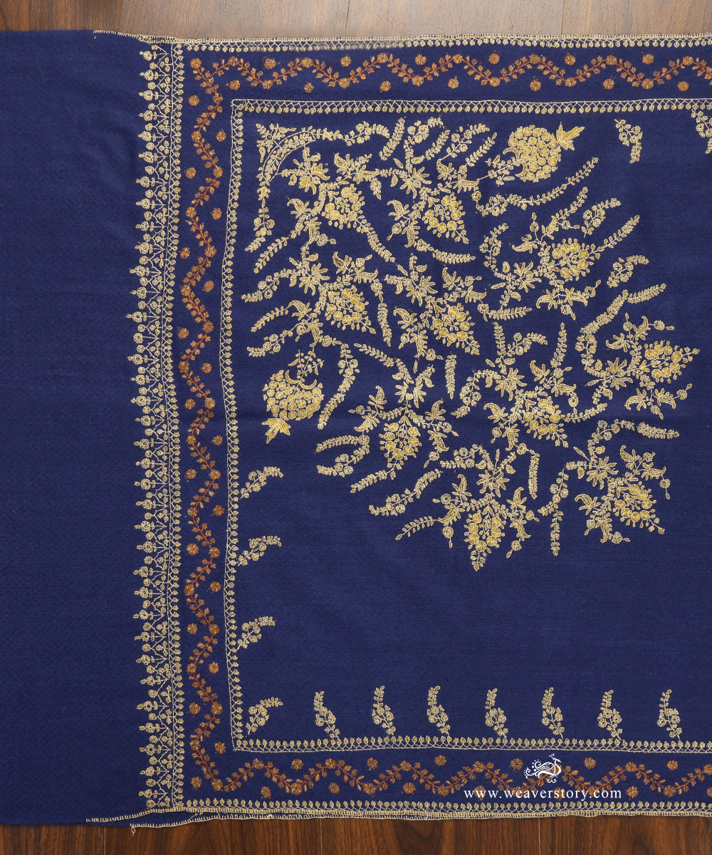 Blue_Handwoven_Pure_Pashmina_Stole_With_Soznikari_WeaverStory_02