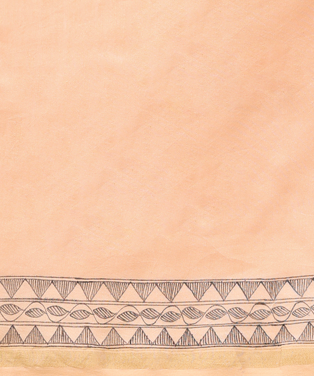 Handloom_Light_Peach_Chanderi_Handpainted_Madhubani_Saree_With_Black_Fish_Motifs_WeaverStory_05