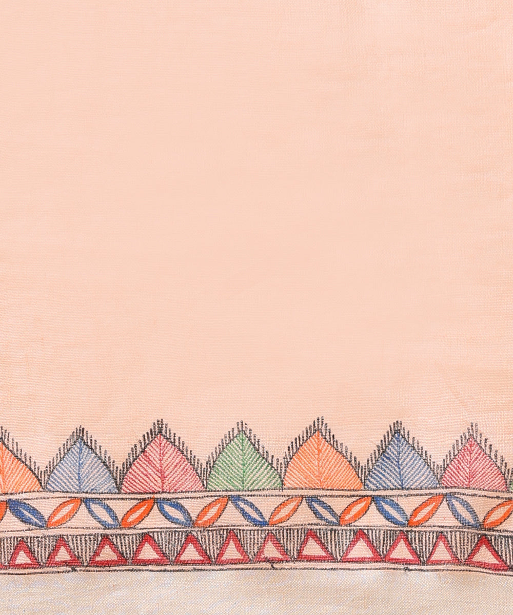 Light_Peach_Handloom_Linen_Handpainted_Madhubani_Saree_With_Peacock_Motifs_WeaverStory_05