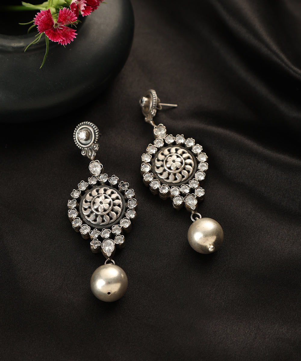 Rutaba_Handcrafted_Oxidised_Pure_Silver_Earrings_WeaverStory_01