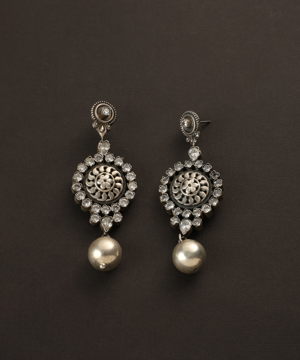 Rutaba_Handcrafted_Oxidised_Pure_Silver_Earrings_WeaverStory_02