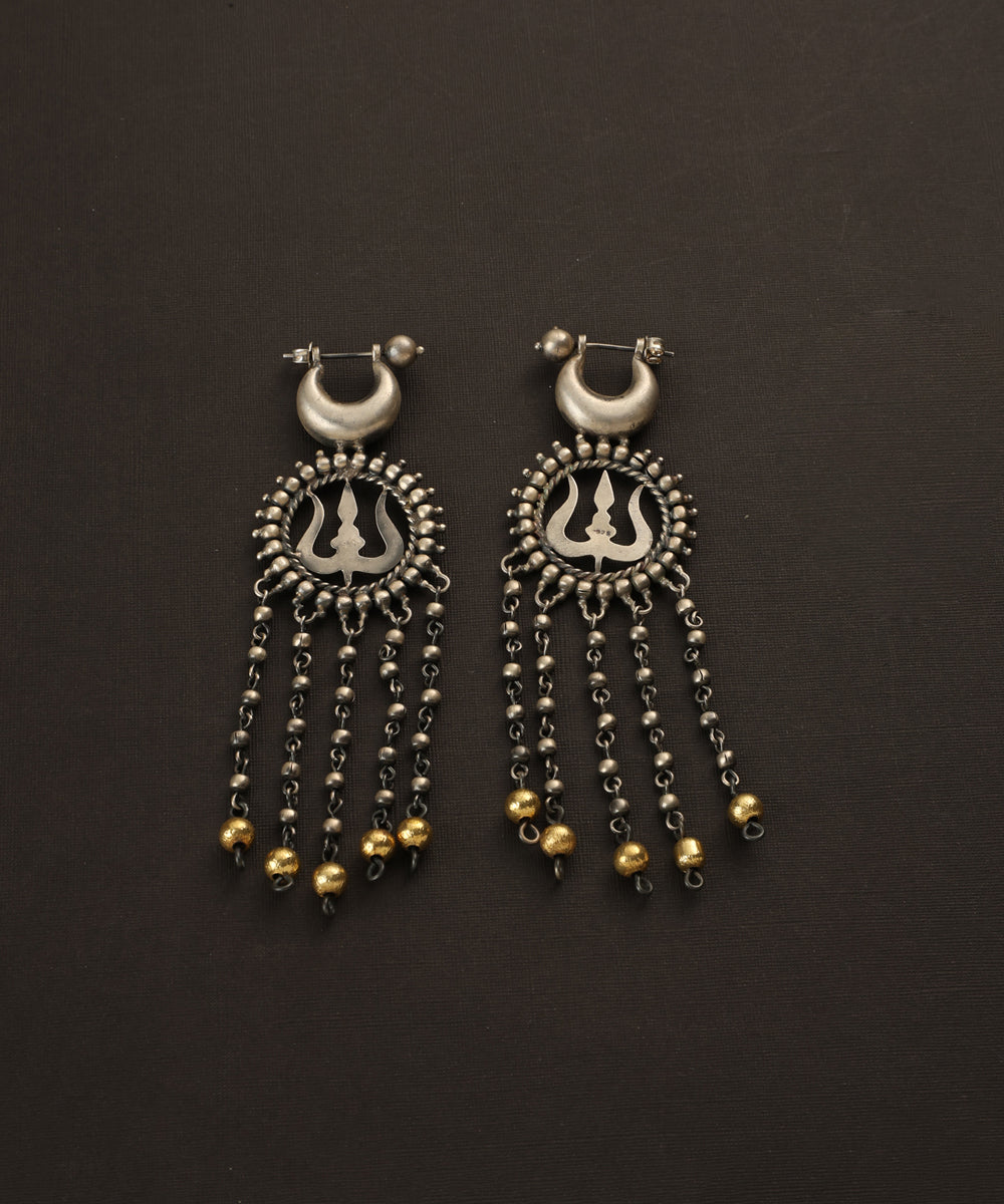 Suzain_Handcrafted_Oxidised_Pure_Silver_Earrings_WeaverStory_02