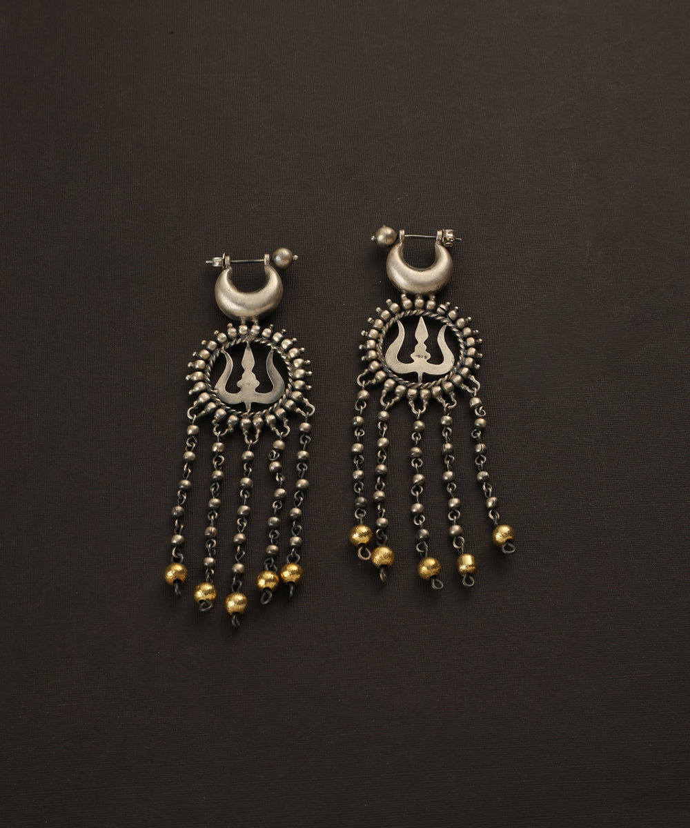 Suzain_Handcrafted_Oxidised_Pure_Silver_Earrings_WeaverStory_03