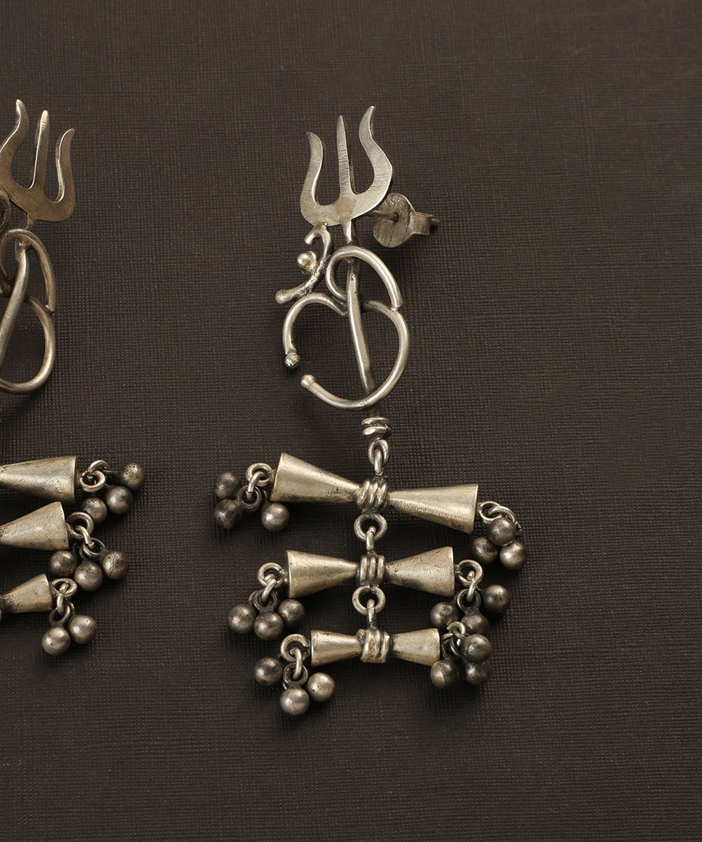 Safwan_Handcrafted_Oxidised_Pure_Silver_Trishul_Earrings_WeaverStory_03