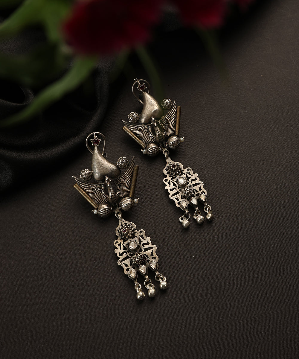 Farhiya_Handcrafted_Oxidised_Pure_Silver_Earrings_WeaverStory_01