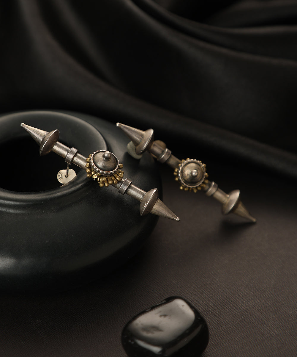 Ruaa_Handcrafted_Oxidised_Pure_Silver_Earrings_WeaverStory_01