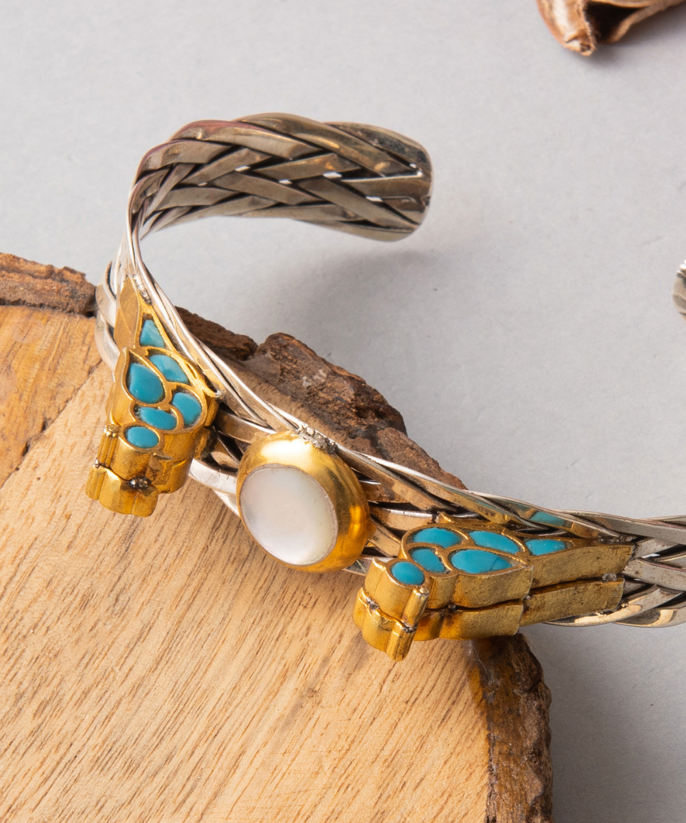 Zuhra_Handcrafted_Pure_Silver_Bangle_With_Enamel_WeaverStory_03