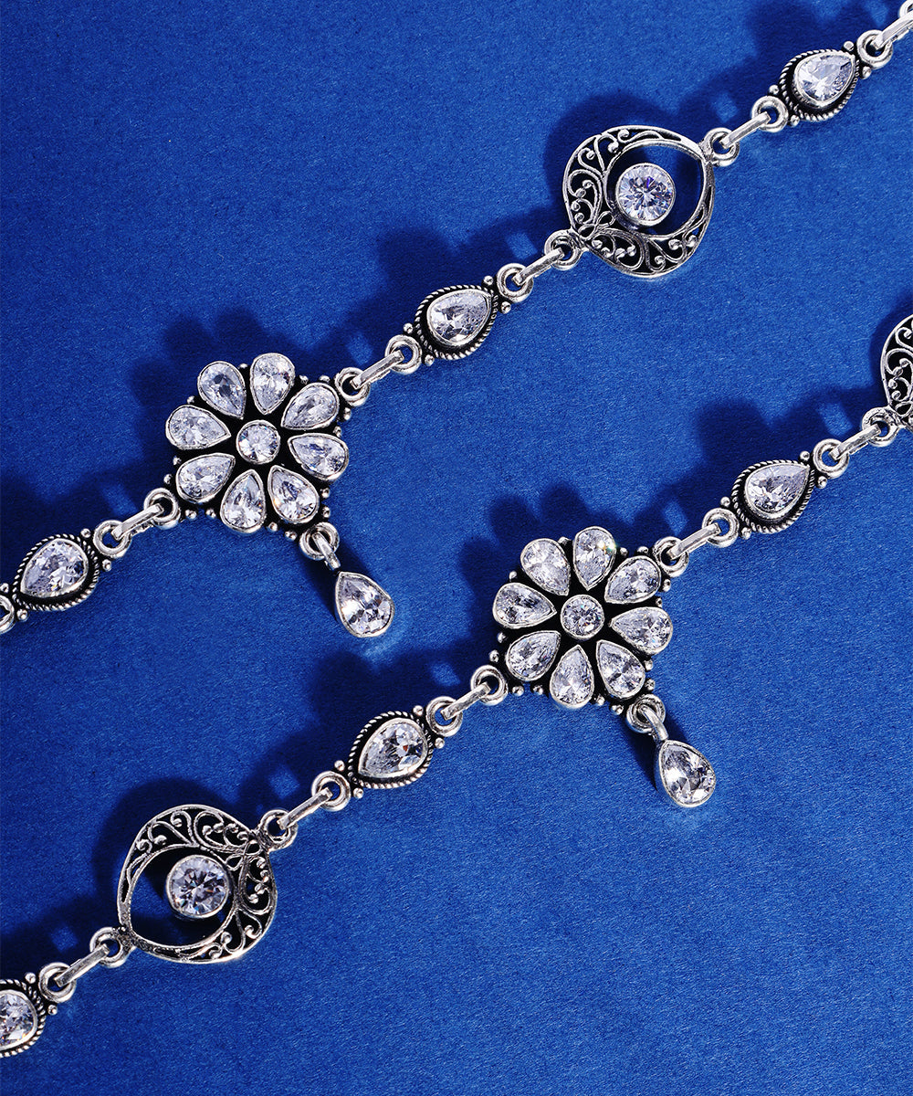 Jiyana_Handcrafted_Oxidised_Pure_Silver_Anklets_WeaverStory_02