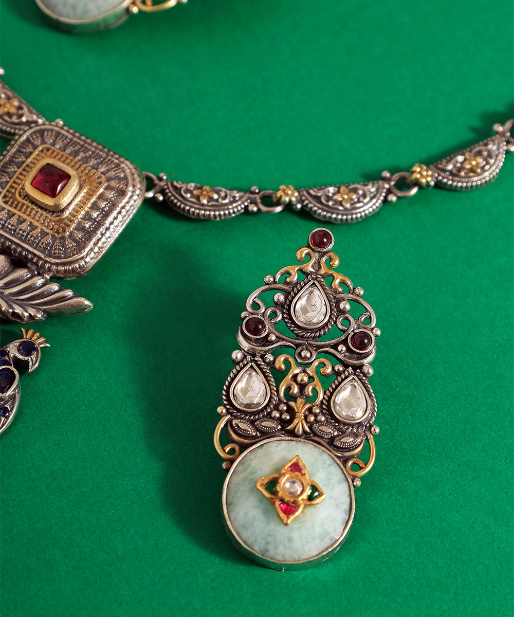 Muniya_Handcrafted_Oxidised_Pure_Silver_Kundan_Necklace_Sets_WeaverStory_03