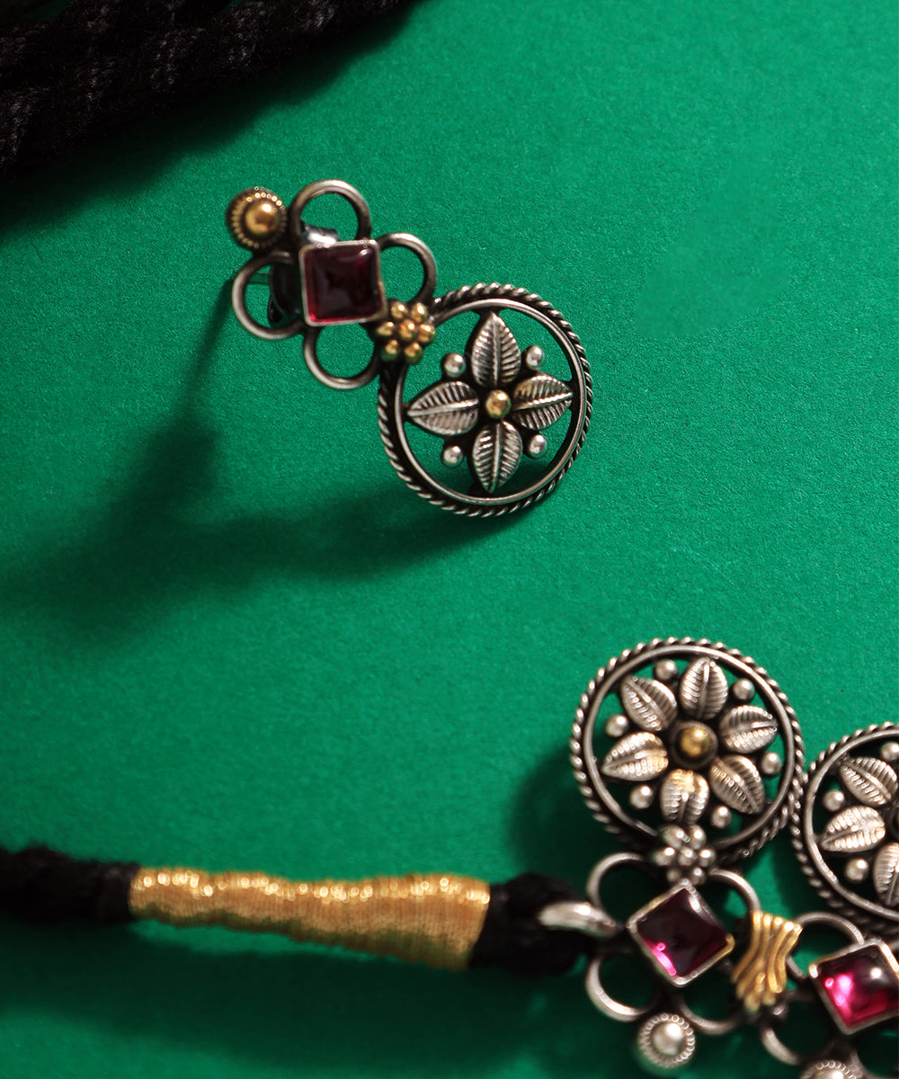 Paramita_Handcrafted_Oxidised_Pure_Silver_Kempstones_Necklace_Sets_WeaverStory_02