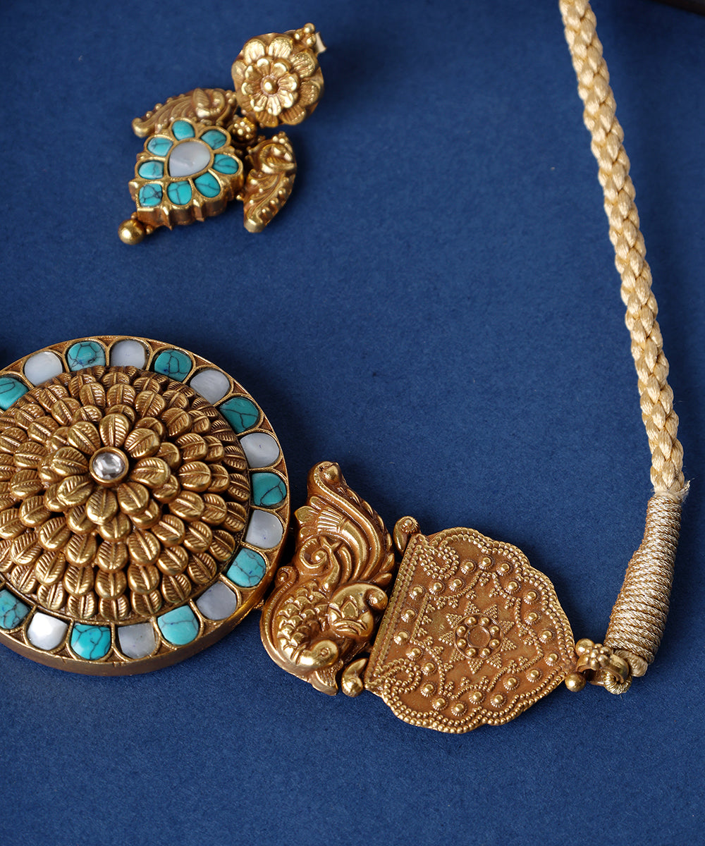 Bushra_Handcrafted_Golden_Pure_Silver_Necklace_Set_WeaverStory_02