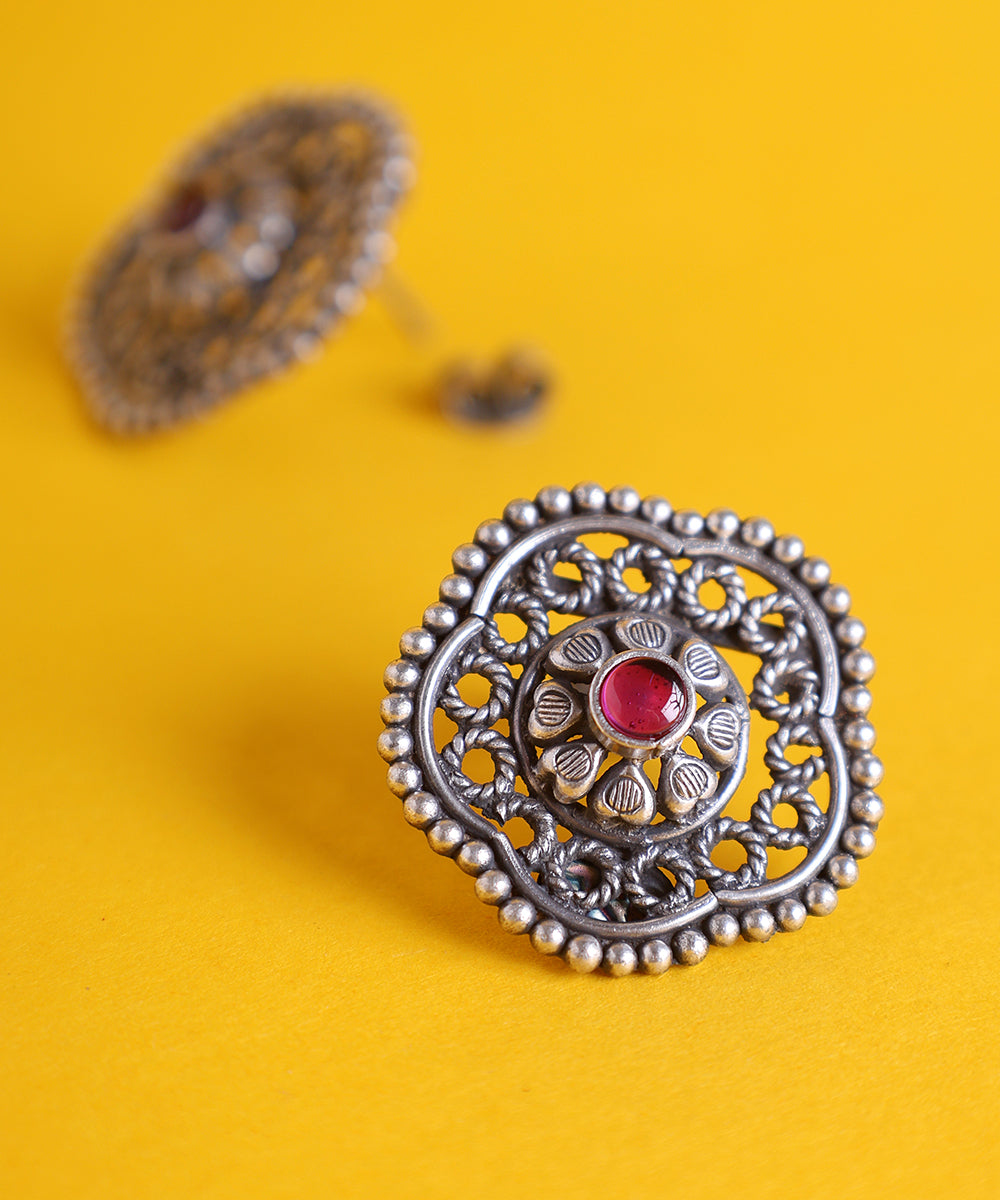 Sahar_Handcrafted_Oxidised_Pure_Silver_Earrings_With_Kempstones_In_Floral_Motifs_WeaverStory_02