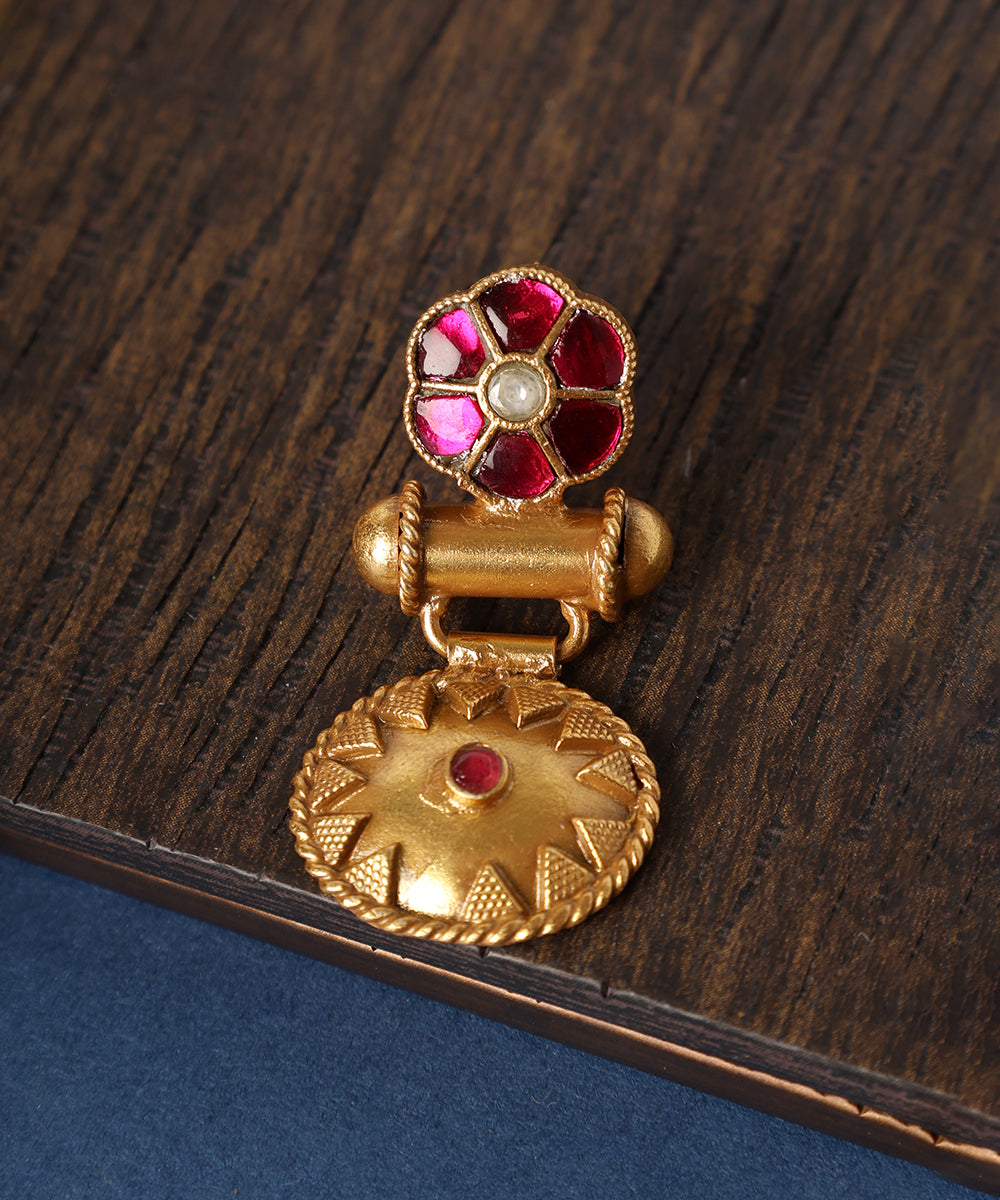 Dalia_Handcrafted_Golden_Pure_Silver_Necklace_Set_With_Kundan_WeaverStory_03