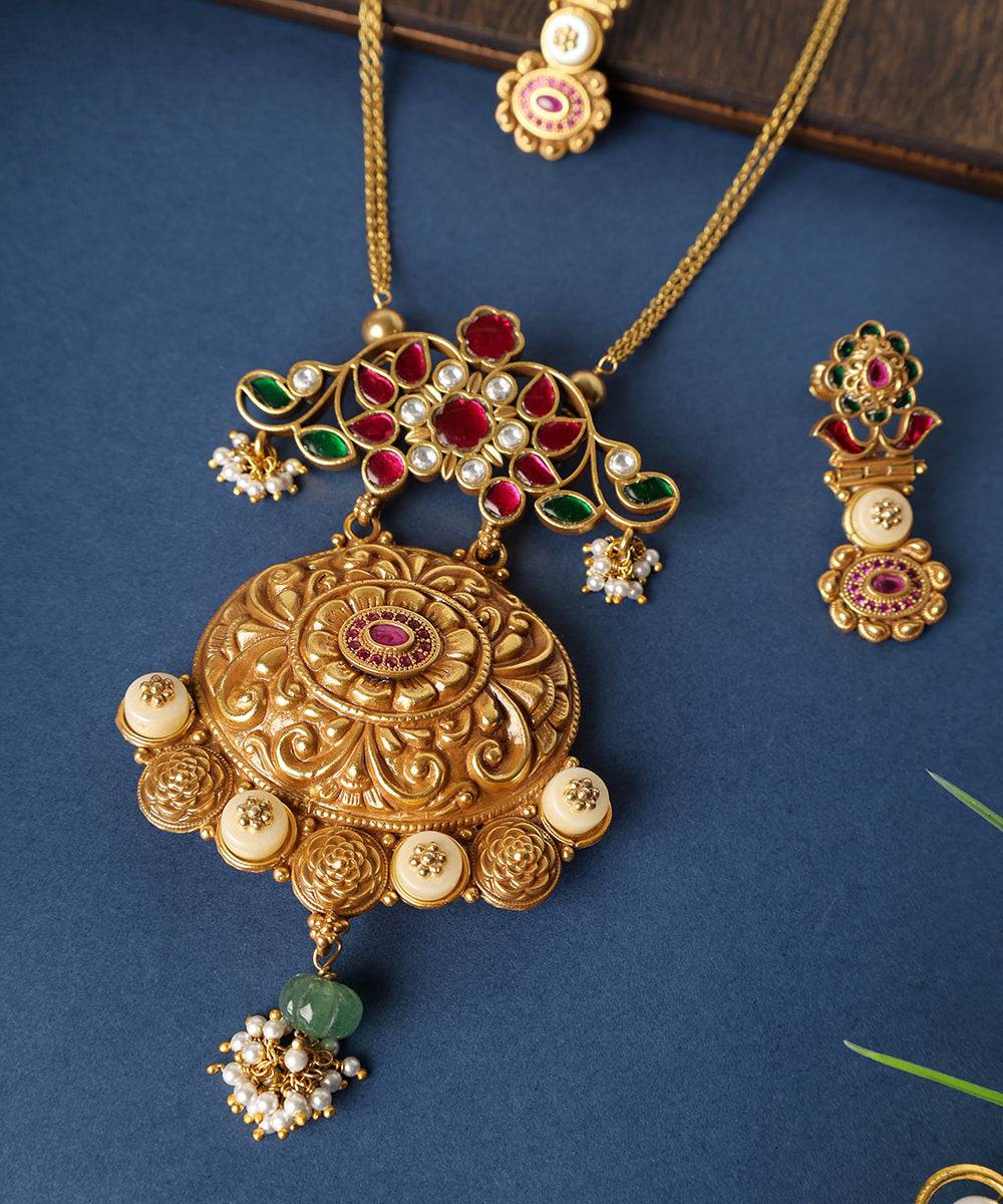 Faiza_Handcrafted_Golden_Pure_Silver_Necklace_Set_With_Kundan_WeaverStory_02