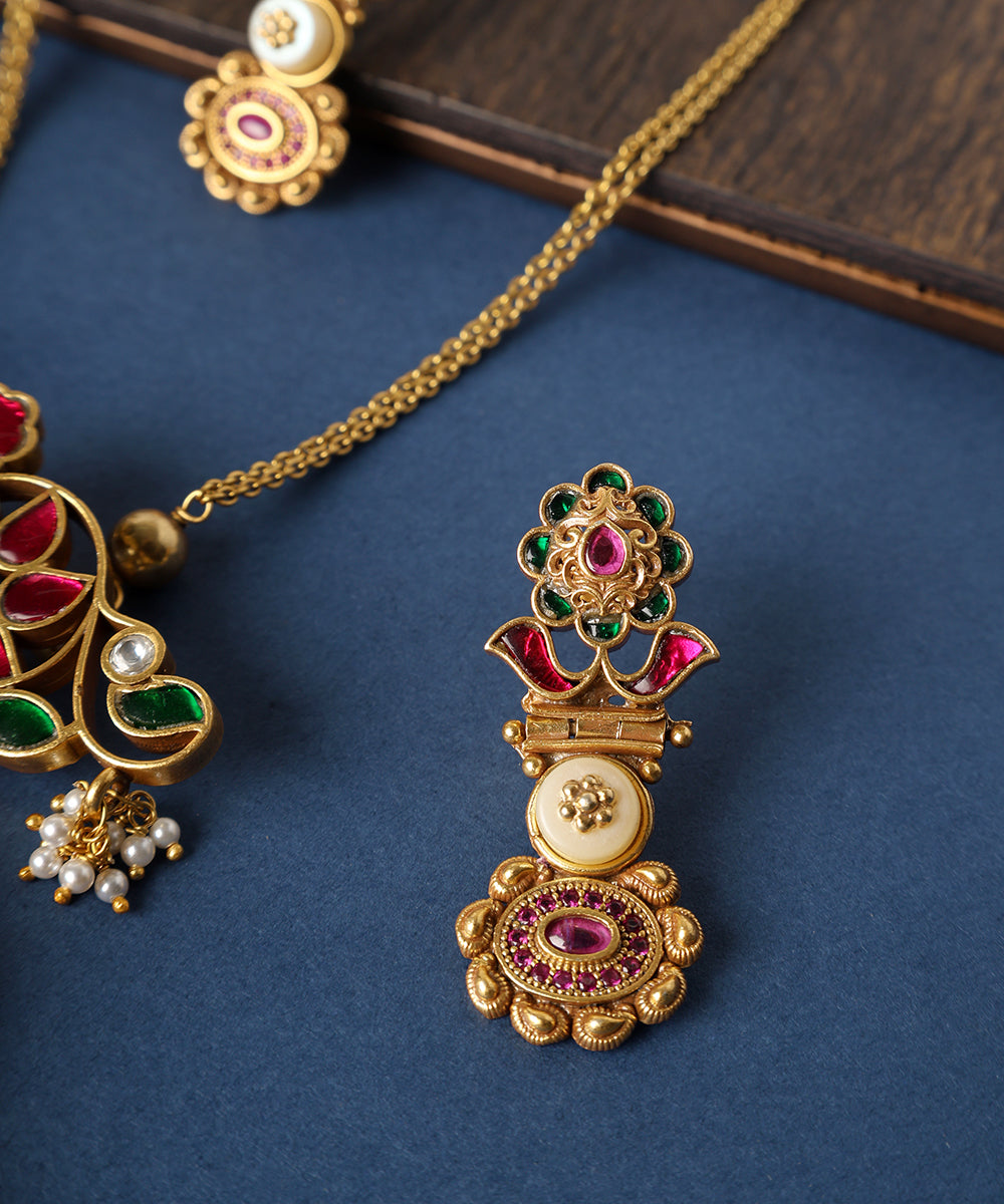 Faiza_Handcrafted_Golden_Pure_Silver_Necklace_Set_With_Kundan_WeaverStory_03