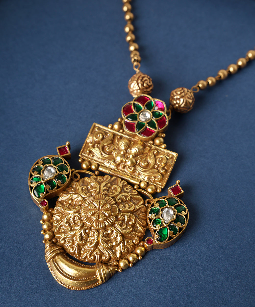 Falak_Handcrafted_Golden_Pure_Silver_Necklace_With_Kundan_WeaverStory_02