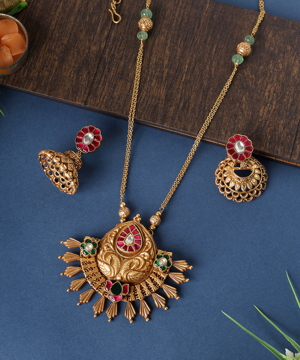 Farrida_Handcrafted_Golden_Pure_Silver_Necklace_Set_With_Kundan_WeaverStory_01