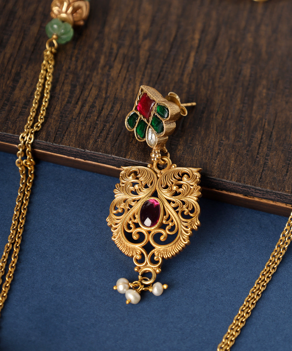 Farrah_Handcrafted_Golden_Pure_Silver_Necklace_Set_With_Kundan_WeaverStory_03