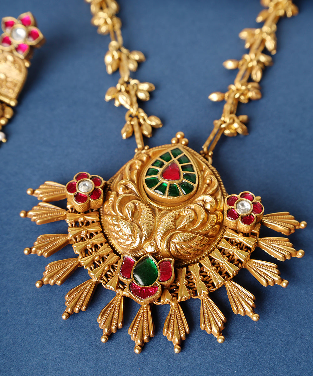 Gul_Handcrafted_Golden_Pure_Silver_Necklace_Set_With_Kundan_WeaverStory_02