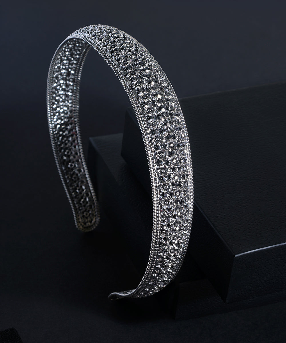 Nasira_Handcrafted_Oxidised_Pure_Silver_Hairband_WeaverStory_03