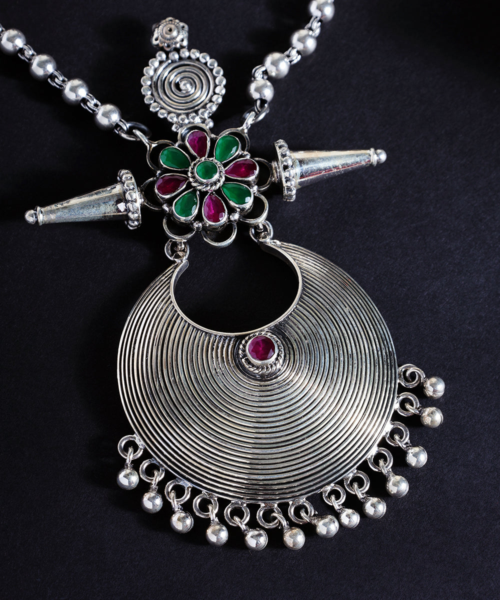 Noor_Handcrafted_Oxidised_Pure_Silver_Necklace_With_Ruby_And_Onyx_WeaverStory_02