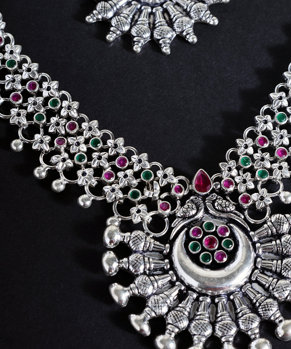 Nasrin_Handcrafted_Oxidised_Pure_Silver_Necklace_With_Onyx_WeaverStory_02