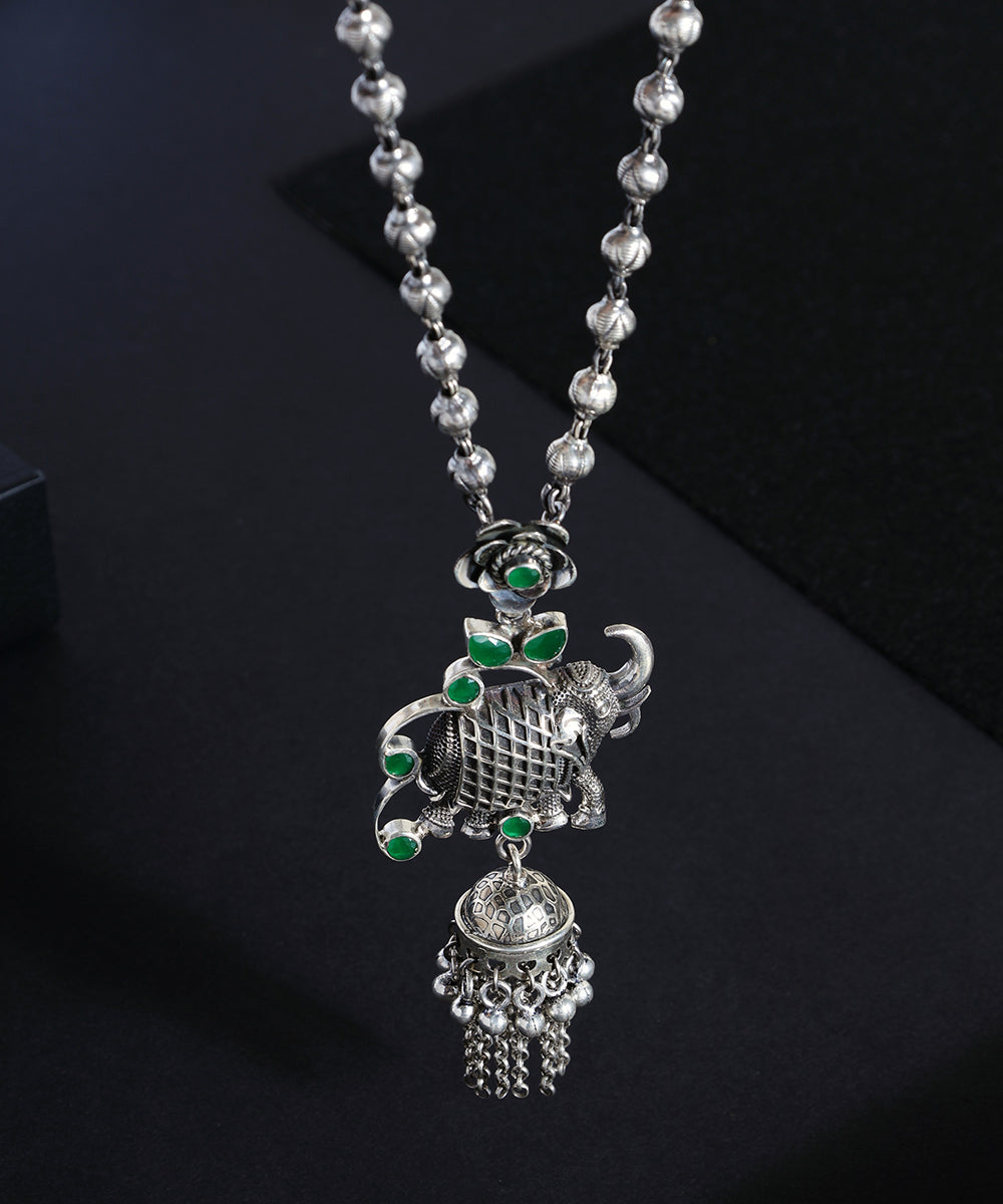 Roshanak_Handcrafted_Oxidised_Pure_Silver_Necklace_Set_With_Onyx_WeaverStory_03