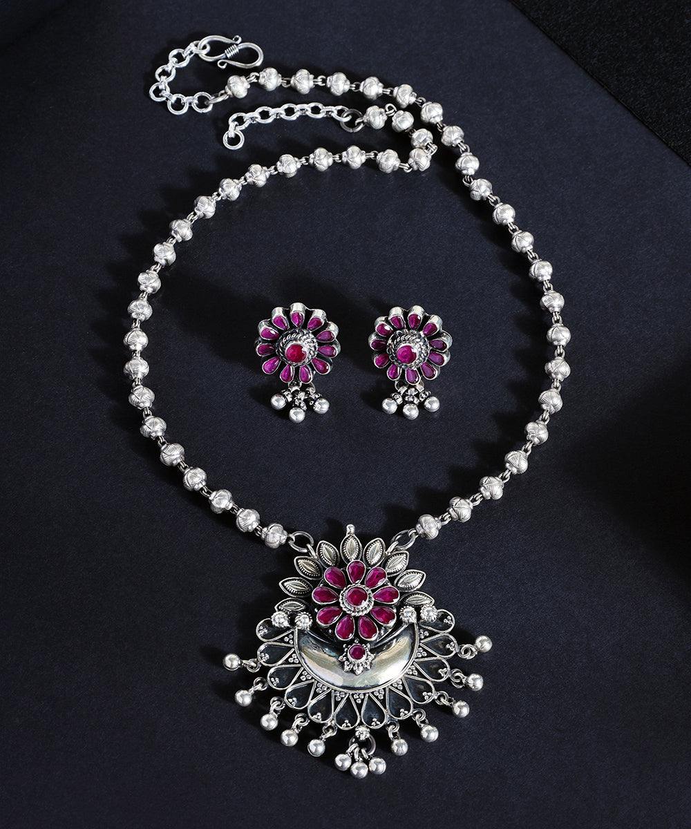 Shaima_Noushin_Handcrafted_Oxidised_Pure_Silver_Necklace_Set_With_Onyx_WeaverStory_01