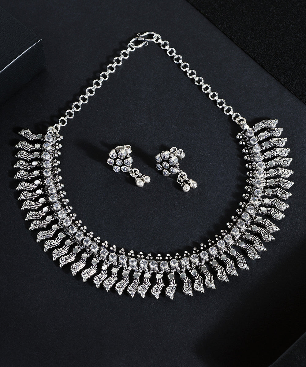 Omnia_Handcrafted_Oxidised_Pure_Silver_Necklace_And_Cz_WeaverStory_01