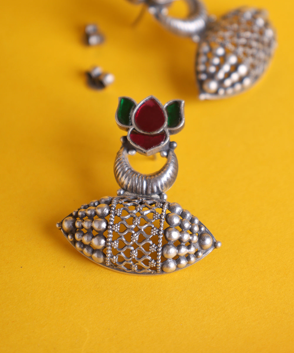 Zarin_Handcrafted_Oxidised_Pure_Silver_Earrings_With_Kempstones_WeaverStory_02