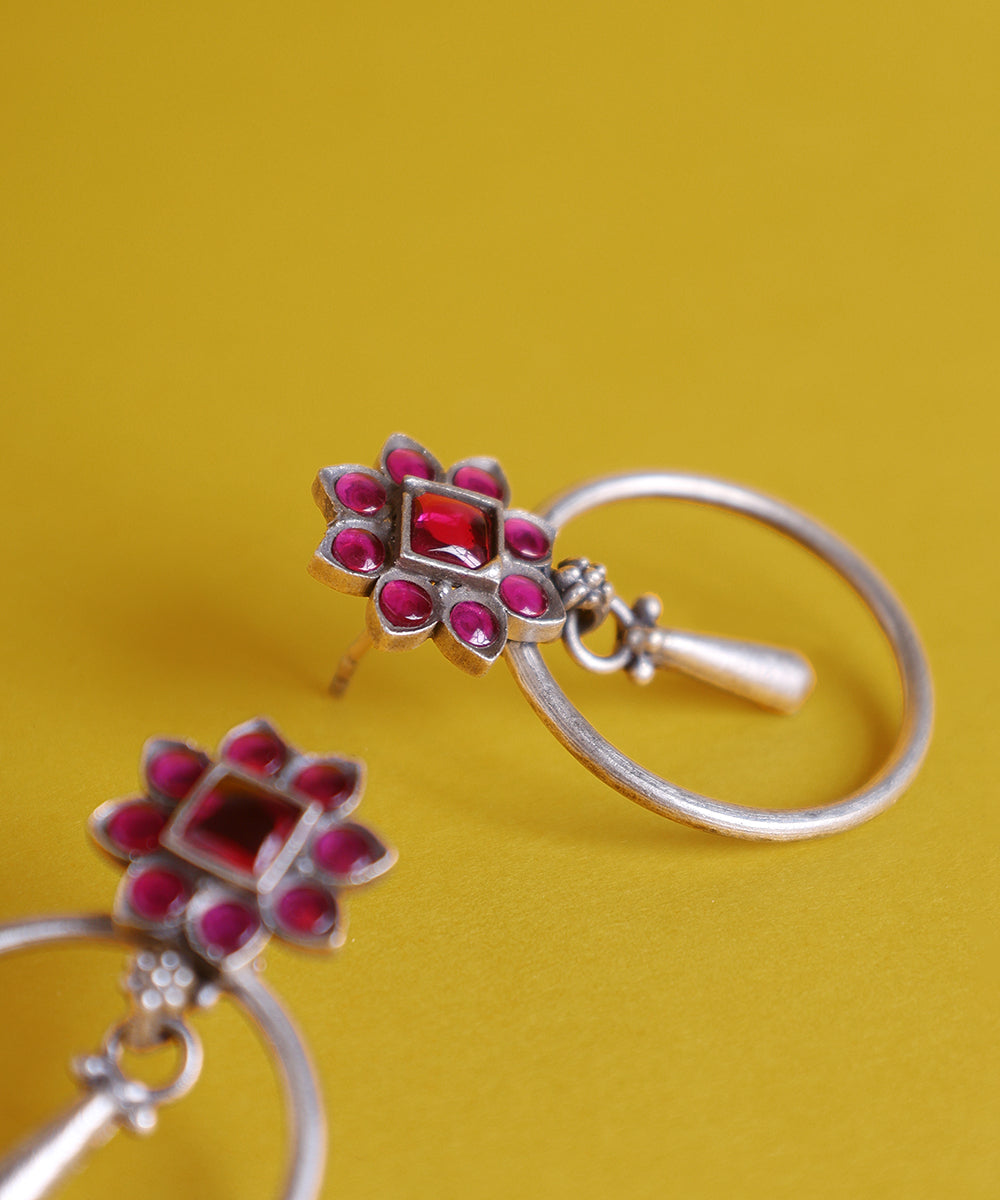 Suraya_Handcrafted_Oxidised_Pure_Silver_Earrings_With_Kempstones_In_Floral_Motif_WeaverStory_02