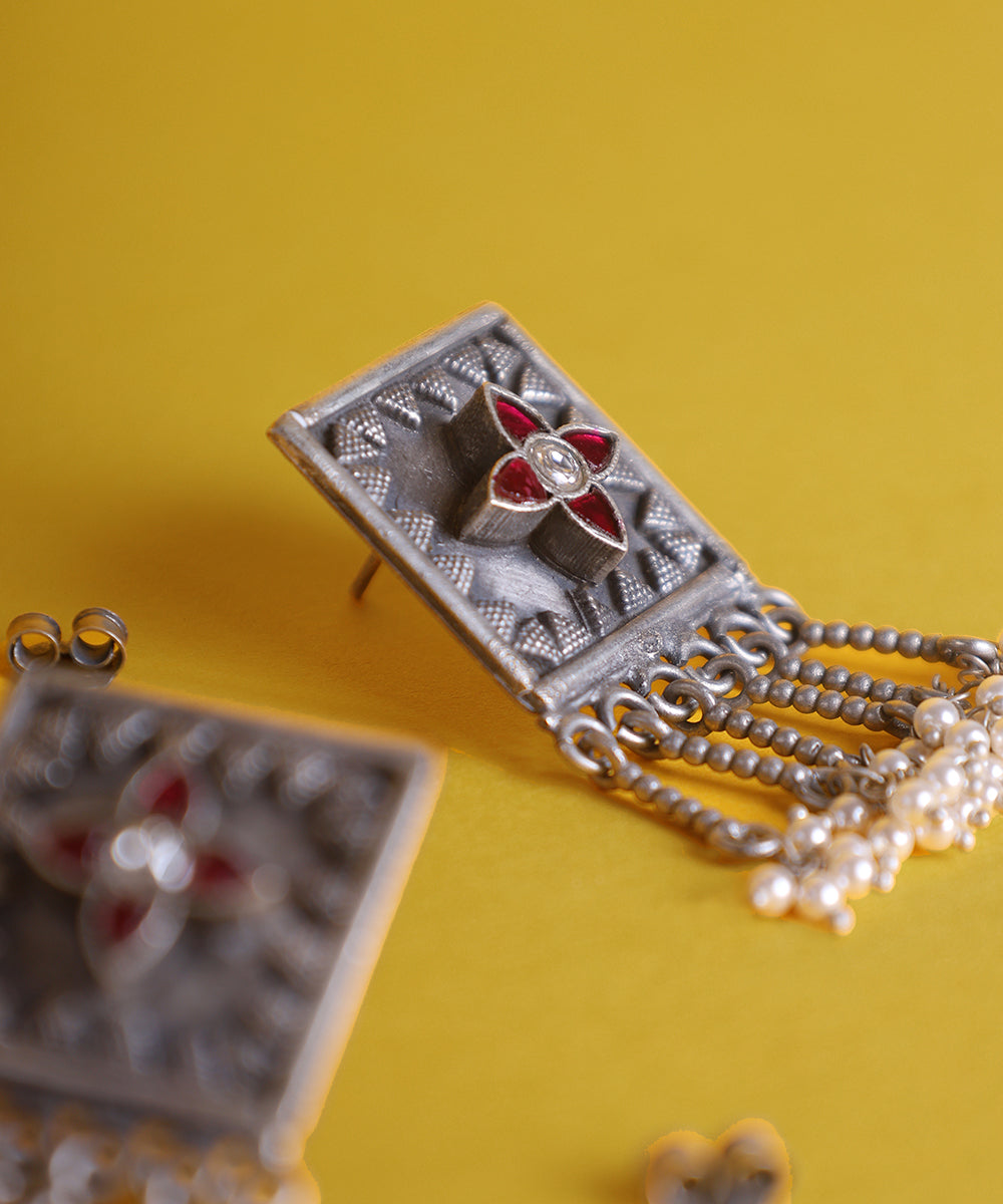 Gulnaz_Handcrafted_Oxidised_Pure_Silver_Earrings_With_Kempstones_WeaverStory_02