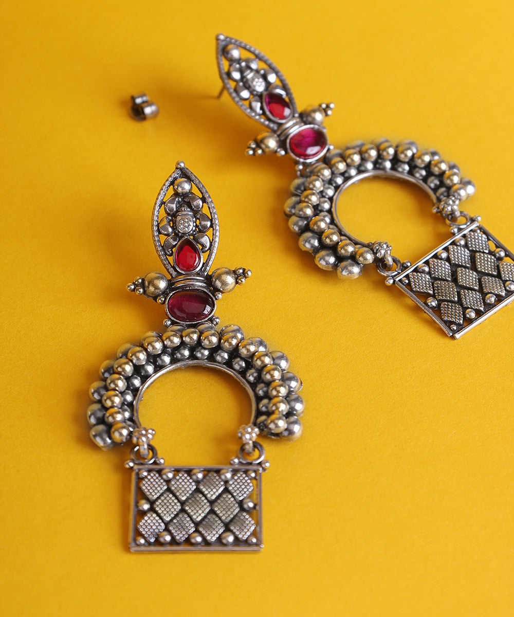 Rooh_Handcrafted_Oxidised_Pure_Silver_Earrings_With_Kempstones_WeaverStory_02