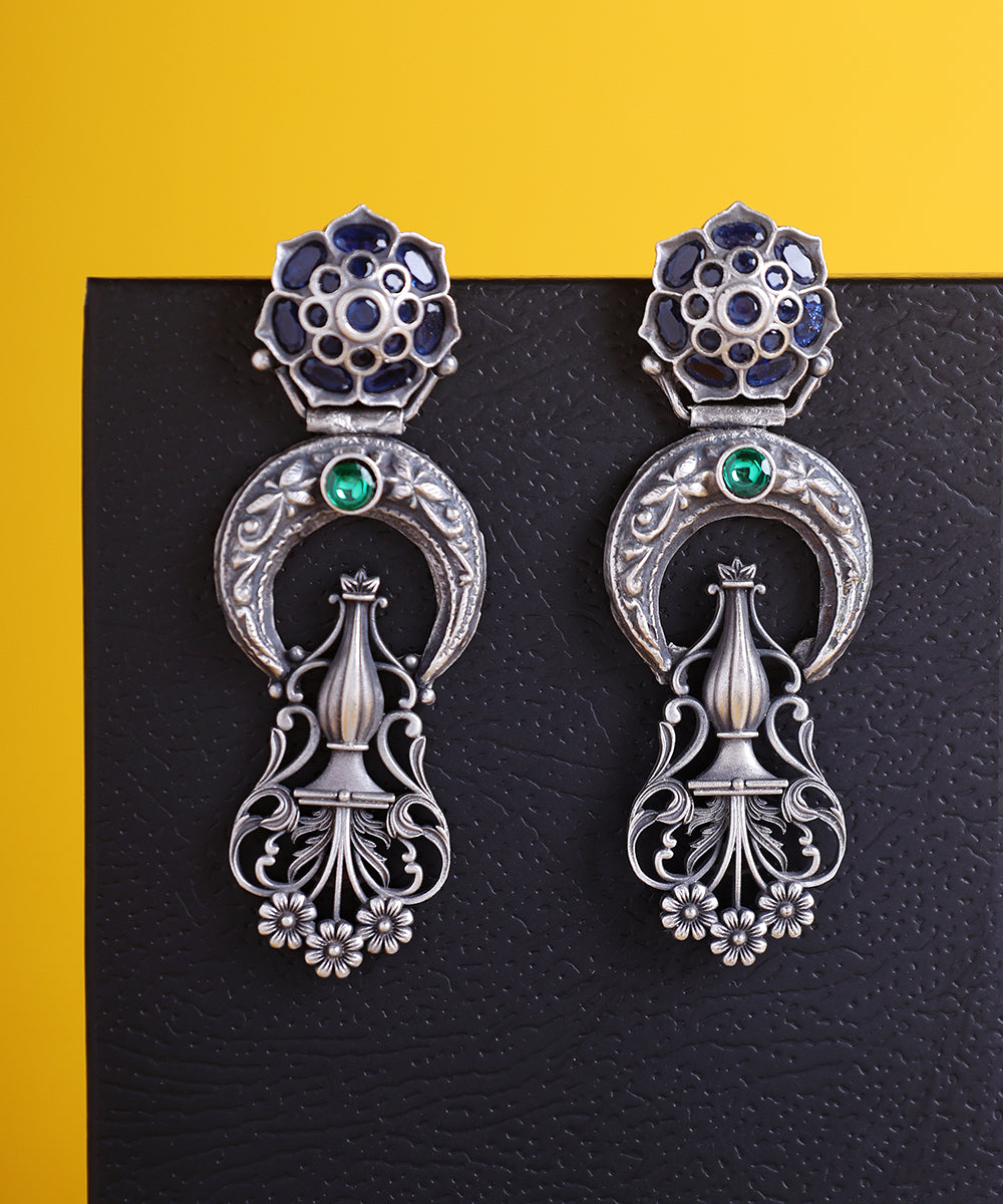 Rukhsar_Handcrafted_Oxidised_Pure_Silver_Earrings_With_Kempstones_In_Floral_Motifs_WeaverStory_01