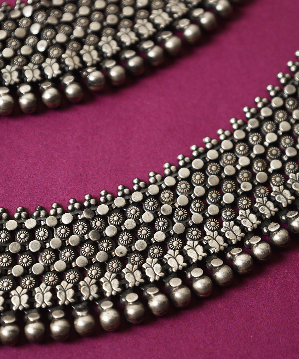 Kumkum_Handcrafted_Pure_Silver_Nakshi_Anklets_WeaverStory_03