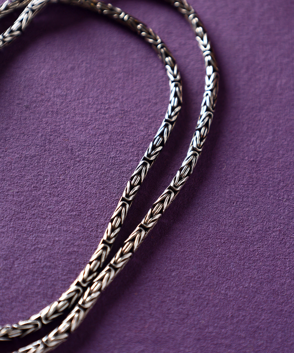 Sia_Handcrafted_Pure_Silver_Interwoven_Anklets_WeaverStory_02