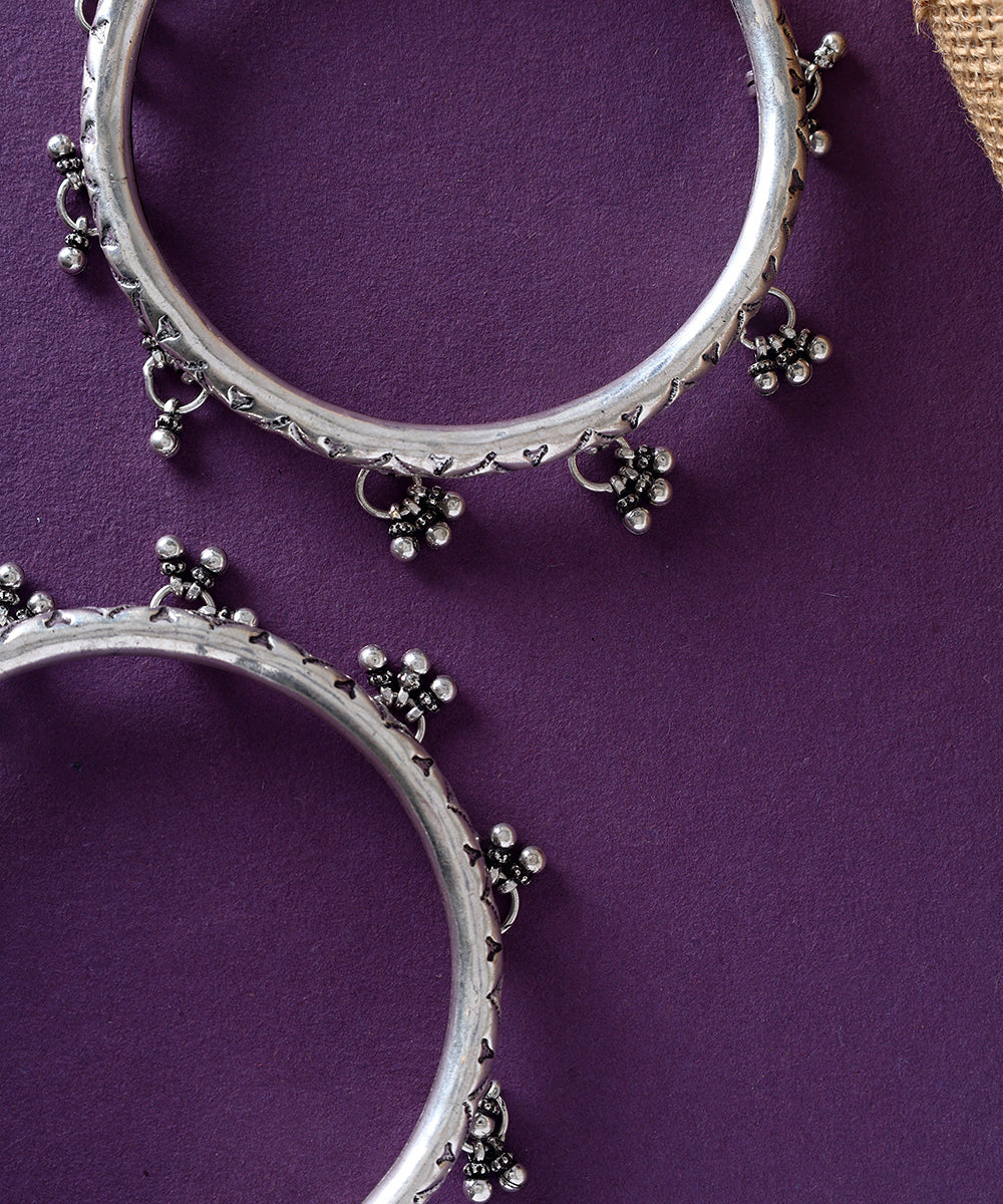 Veda_Handcrafted_Pure_Silver_Anklets_With_Ghungroos_WeaverStory_02