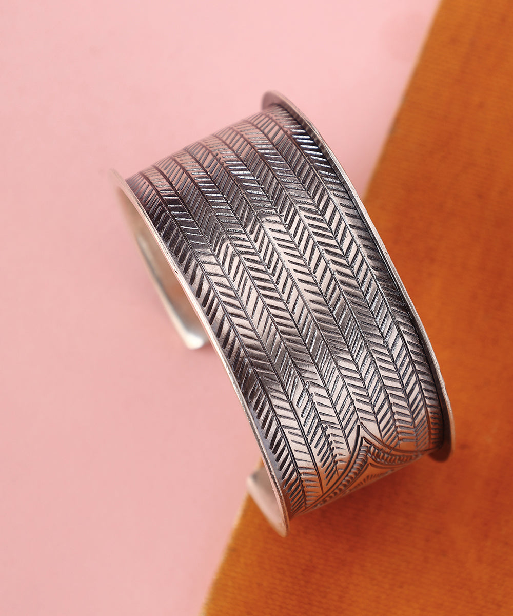 Vira_Handcrafted_Herringbone_Motif_Pure_Silver_Open-Ended_Nakshi_Cuff_WeaverStory_03
