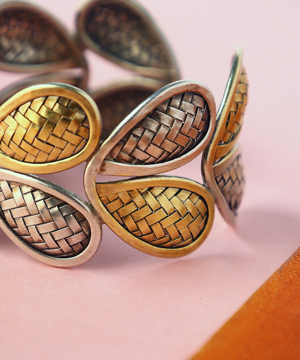 Maya_Handcrafted_Pure_Silver_Open-Ended_Two-Tone_Cuff_WeaverStory_04