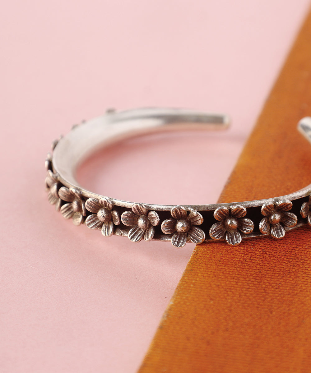 Aura_Handcrafted_Pure_Silver_Floral_Kada_WeaverStory_02